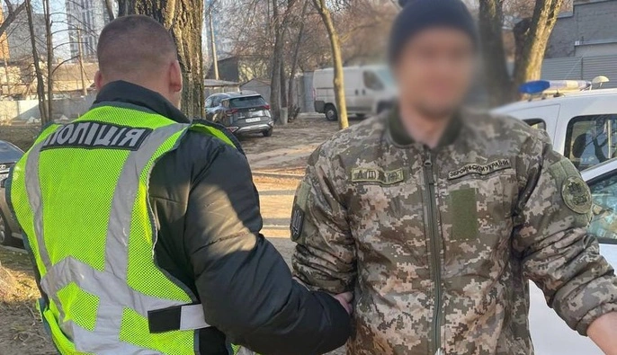 У Києві затримали чоловіка, який бризнув правоохоронцю газовим балончиком в обличчя 