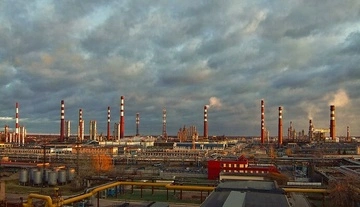 Безпілотники уразили НПЗ у Ленінградській області РФ 