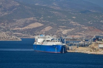 Вооруженным силам Британии разрешили подниматься на борт судов "теневого флота" РФ