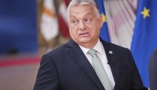 Орбан ведет избирательную кампанию по российским технологиям - политолог