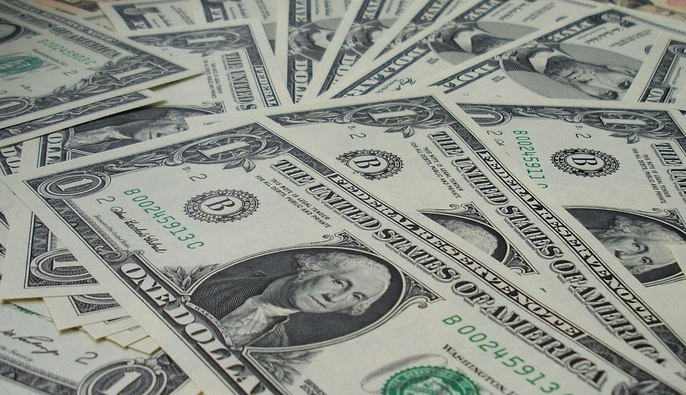 Україна ризикує залишитися без грошей на оборону протягом двох місяців — Bloomberg