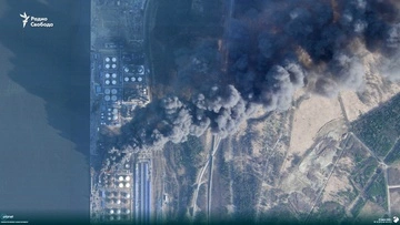 Спутник зафиксировал возгорание в Усть-Луге после удара дронов