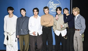 "Каждое появление еще грандиознее предыдущего": Джимми Феллон поделился впечатлениями после выступления BTS в Tonight Show