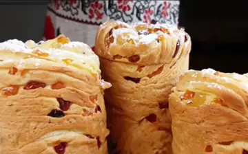 З апельсиновим смаком: як приготувати вологу паску-крафін