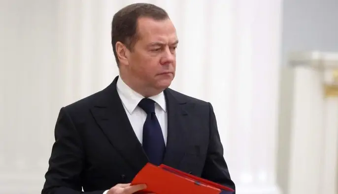 У Росії вистачає контрактників, тому мобілізація не потрібна — Медведєв