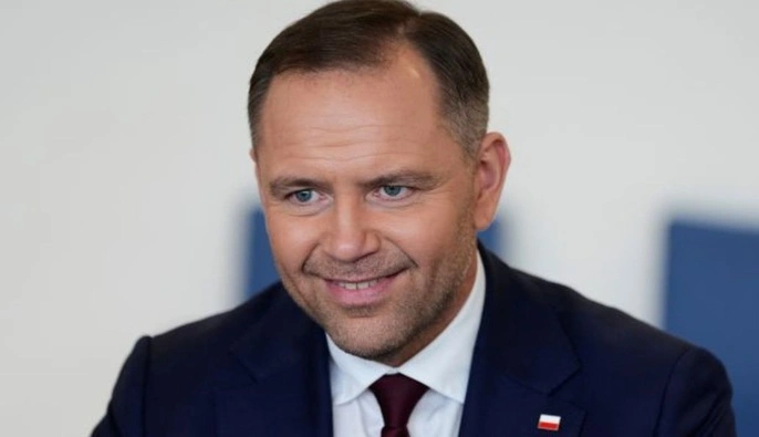 Навроцкий подписал закон об освобождении от ответственности поляков, воюющих на стороне Украины