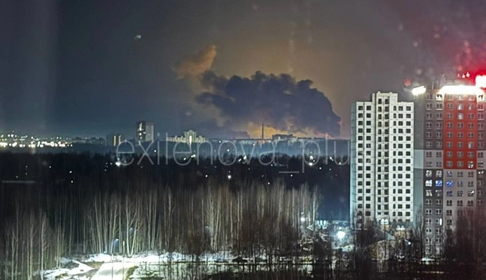 Один із найбільших НПЗ РФ під ударом: після атаки спалахнула пожежа