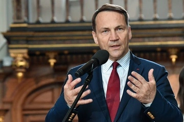 Сикорский: поддержка Орбана на выборах — это помощь Москве