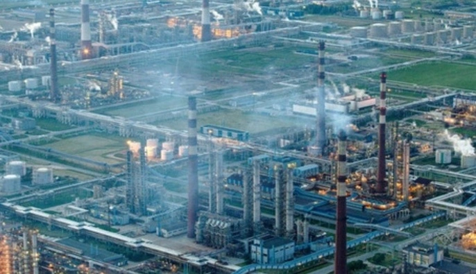 Після удару по НПЗ в Ленінградській області у нього залишилося 40% можливостей — Зеленський