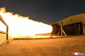 Северная Корея произвела запуск ракеты, доставающей в США