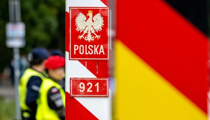 Польша продлила пограничный контроль с Германией и Литвой до октября 2026 года.