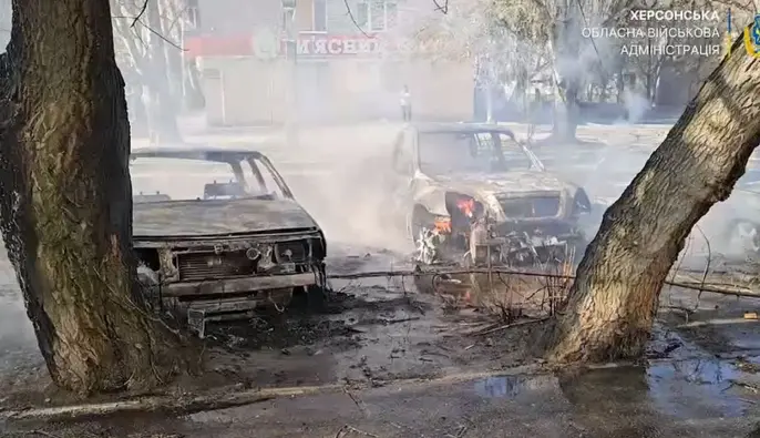 Атака дрона у центрі Херсона: 63-річний чоловік поранений