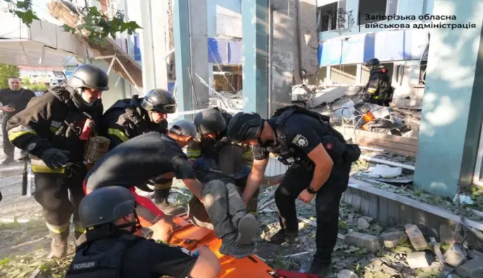 РФ вдарила КАБами по Запоріжжю: загинула 75-річна жінка, є поранені