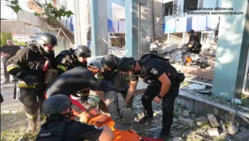 РФ ударила КАБами по Запорожью: погибла 75-летняя женщина, ранены