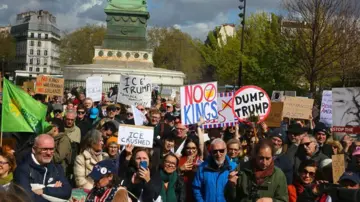 В США прошли массовые протесты против Трампа "Без королей"