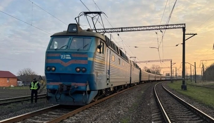 Во Львовском районе пассажирский поезд сбил женщину – полиция
