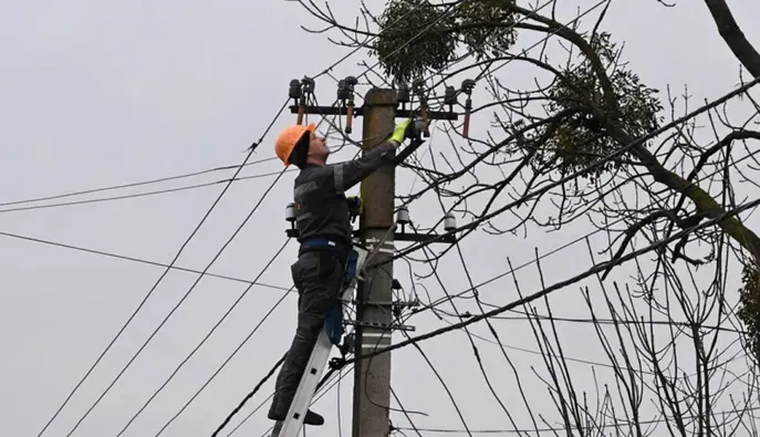 7 областей Украины остаются без электроснабжения из-за обстрелов со стороны РФ