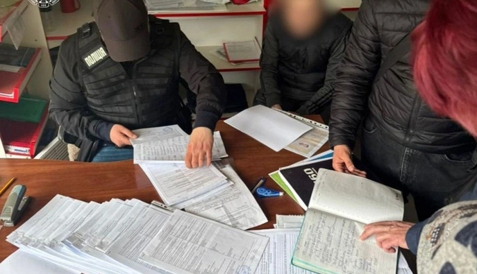 У Києві Нацполіція викрила схему незаконної перереєстрації авто на 6,5 млн грн