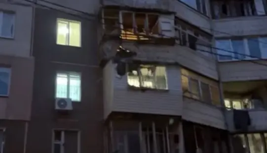 В Одессе дрон повредил 9-этажный дом