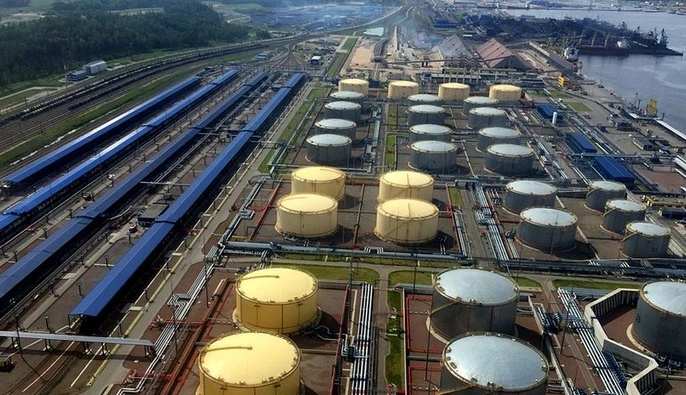 Спутник зафиксировал масштабные пожары на нефтяных терминалах в Ленинградской области