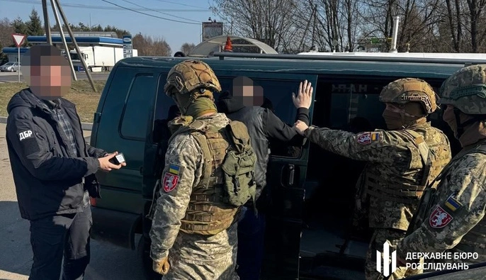 ДБР викрила схему дезертирства на Львівщині: фігуранти шукали 