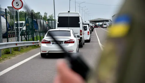 ГПСУ задерживает около 30 человек каждый день за попытку незаконного пересечения границы