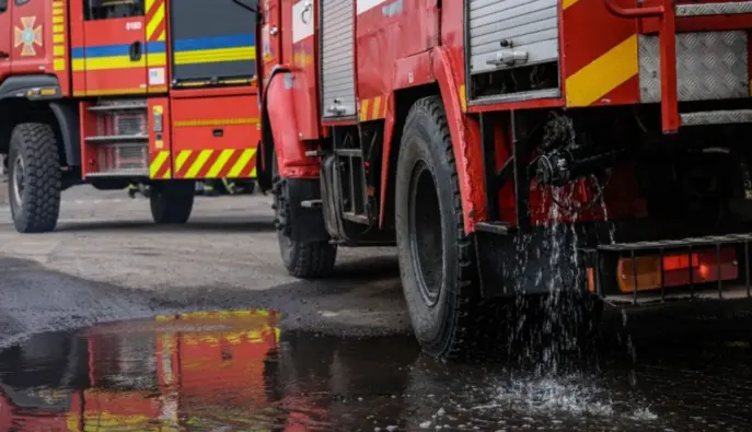 Россия атаковала Луцк и Хмельницкий — зафиксированы попадания и пожары на предприятиях