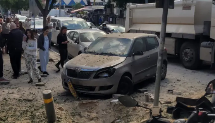 Иранская ракета упала в 30 метрах от посольства Украины в Израиле, – Сибига