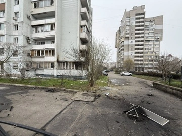 Атака на Чорноморськ: пошкоджені багатоповерхівки та інфраструктура