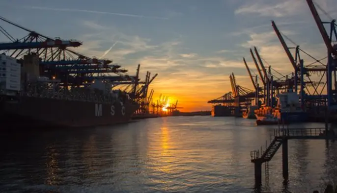 Атака РФ в Одессу: в городе прозвучала серия взрывов на фоне ракетной угрозы