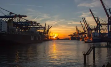 Атака РФ в Одессу: в городе прозвучала серия взрывов на фоне ракетной угрозы