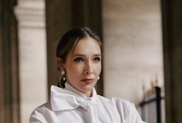 "Люблю тебя": Осадчая прогулялась по Парижу и наделала атмосферных фото