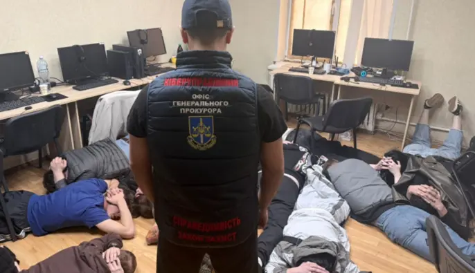 Суд обрав запобіжні заходи учасникам організації шахрайських колцентрів з Дніпра — Кравченко