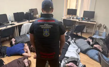 Суд избрал меры пресечения участникам организации мошеннических колцентров из Днепра — Кравченко