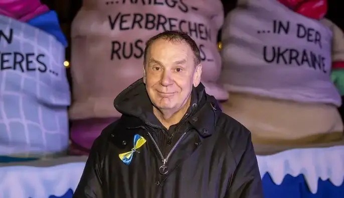 Заочно осудили в РФ: немецкий скульптор Жак Тилли обвиняется в произведении с Путиным