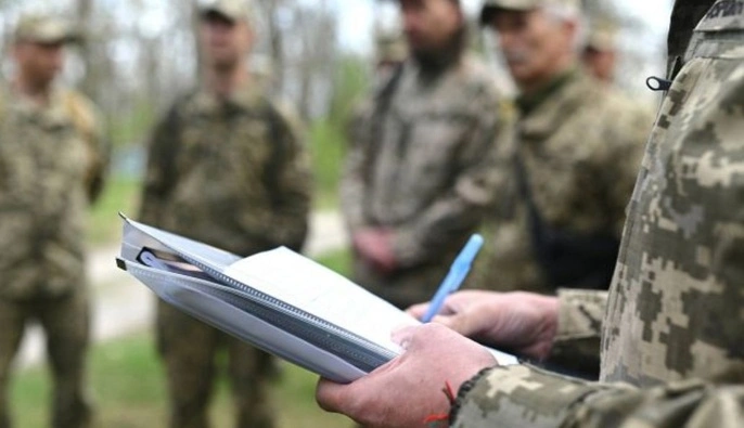 У Вінниці чоловік поранив ножем двох військових ТЦК: один із них у реанімації