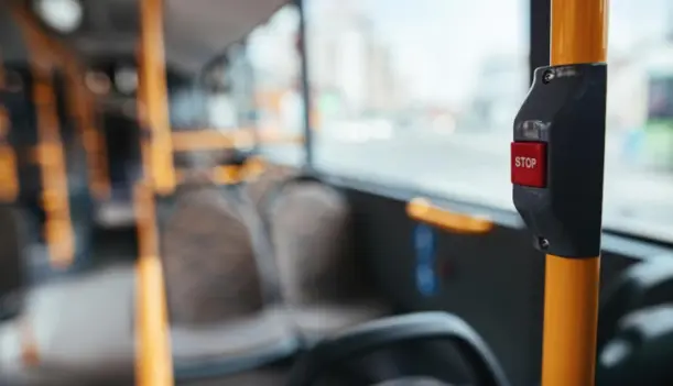 У Києві батьки зможуть відстежувати маршрут дитини у громадському транспорті: експертка пояснила деталі