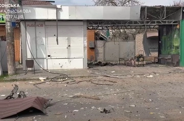 Кількість поранених внаслідок обстрілу зупинки в Херсоні зросла до шести