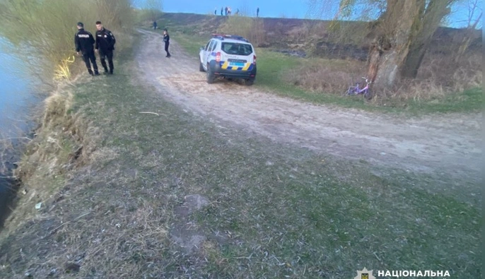 На Рівненщині знайшли тіло 3-річного хлопчика у водоймі, ще одну дитину шукають