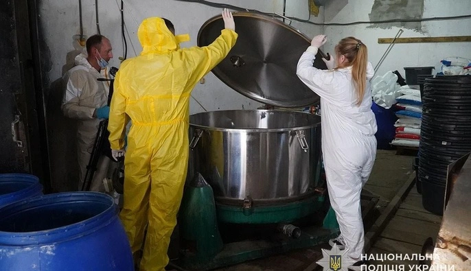 В Тернопольской области полиция разоблачила нарколабораторию, замаскированную под фермерское хозяйство