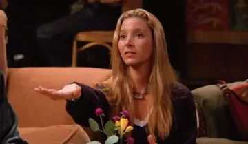 "Никому не было до меня дела": Лиза Кудроу рассказала о роли Фиби в "Друзьях"