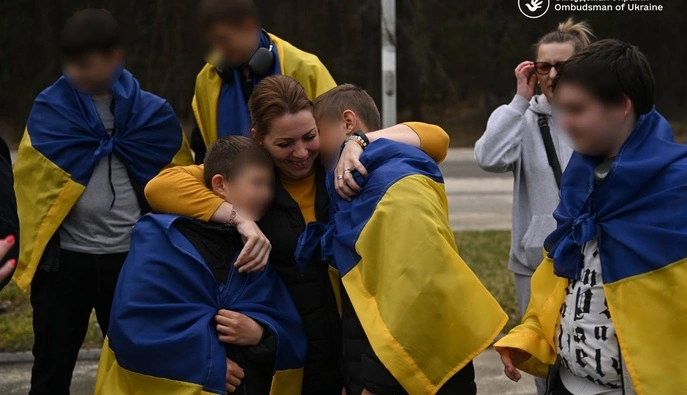 В Украине вернули семерых детей: они посетили Центр защиты прав ребенка