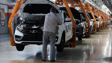 В России крупнейший автозавод временно останавливает работу