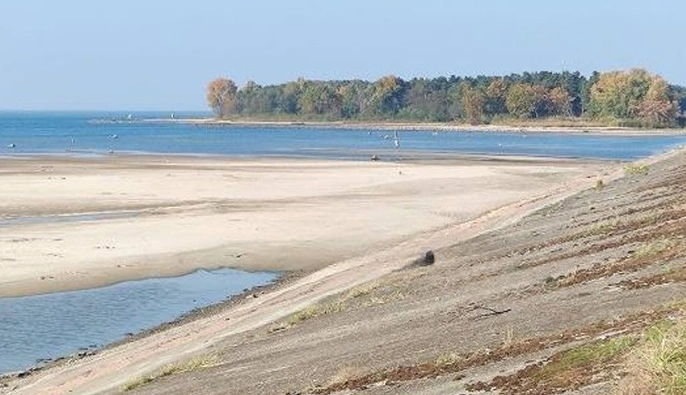 Уровень воды в Киевском водохранилище резко упал: эксперт объяснил причину