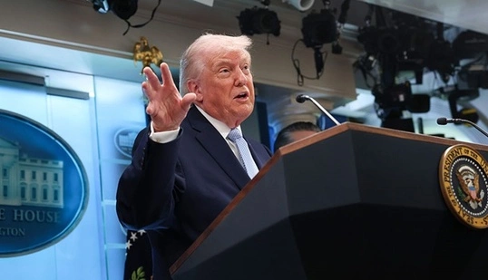 Politico: Трамп нібито знайшов спосіб бомбити цивільні об’єкти Ірану без звинувачень у злочинах