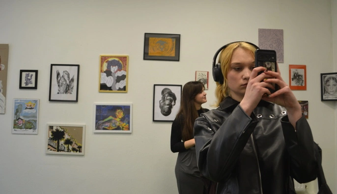 Від ліногравюри до діджиталу: на Золотих воротах відкрилася експозиція "Неографіка" – фоторепортаж