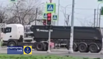 Оккупанты перебрасывают через Мариуполь военную технику с личным составом в направлении Гуляйполя