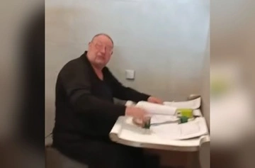 В Угорщині оприлюднили нову інформацію у справі "Ощадбанку": серед "доказів" — відео з українським ексгенералом у туалеті