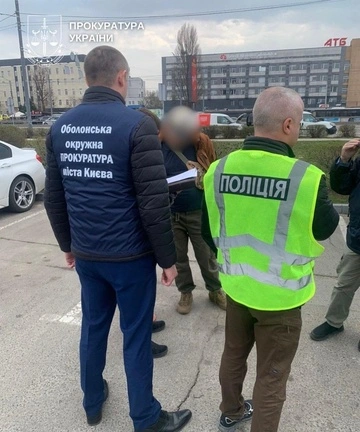 За 10 000$ в ЕС: в Киеве разоблачили схему выезда мужчин за границу