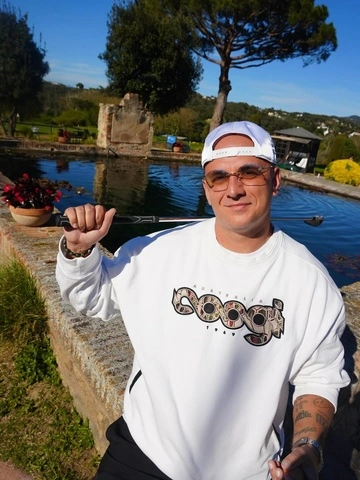 "Жодних компромісів": Потап показав, як грає у гольф яйцями